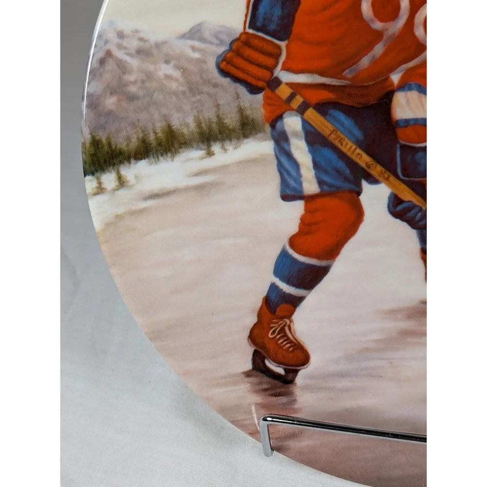 Vague Shadows Ltd The Hockey Player Decorative Plate Gregory Perillo Vintage